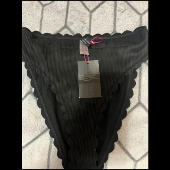 NWT “South Beach” bikini set - Picture 5 of 7